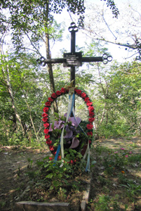 Хрести на могилах розстріляних священнослужителів