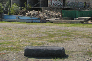 Пам'ятний камінь на ознаку спорудження меморіально-музейного комплексу «Бабин Яр»